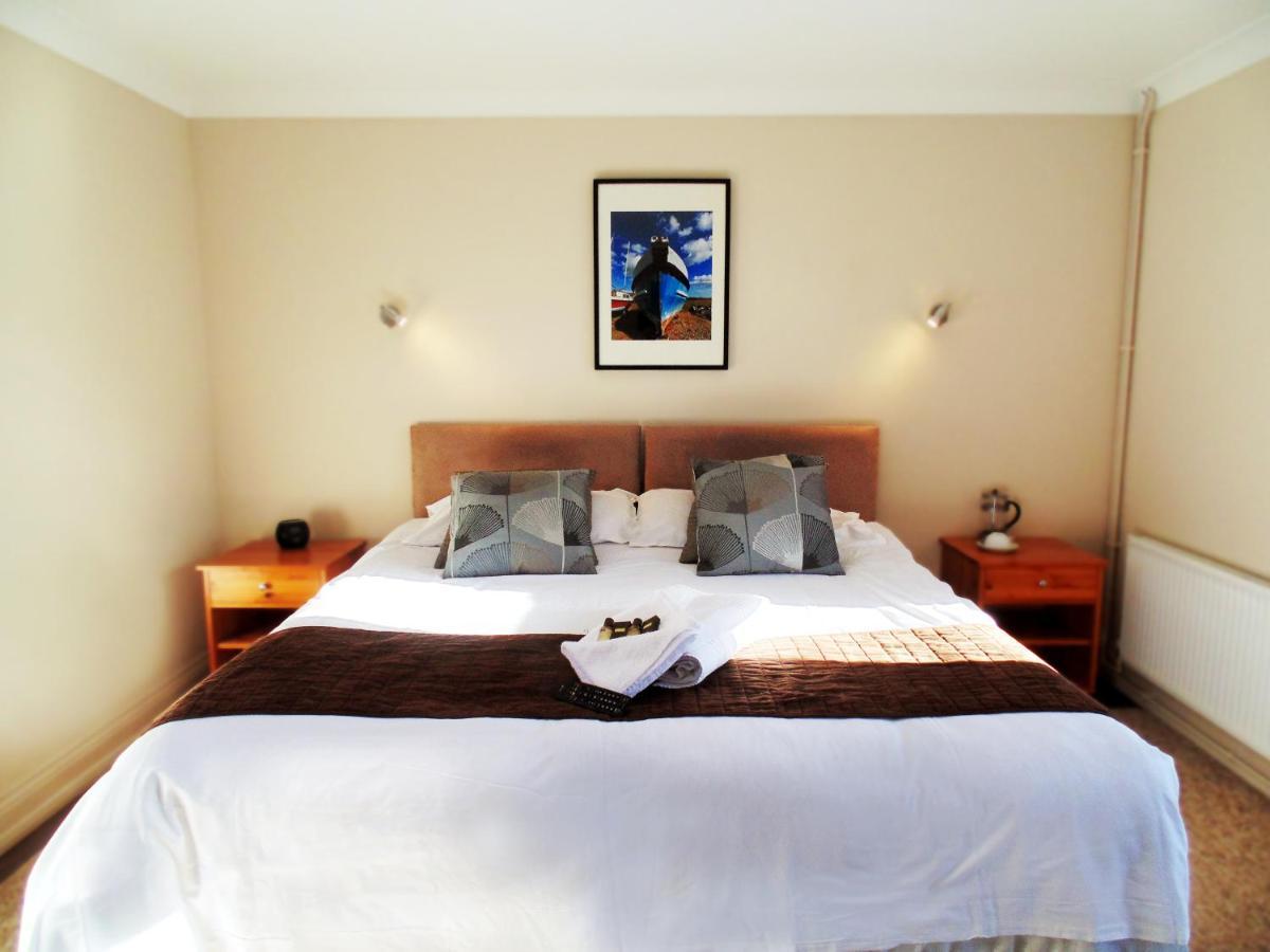 Отель The Oyster Smack Burnham-on-Crouch Экстерьер фото