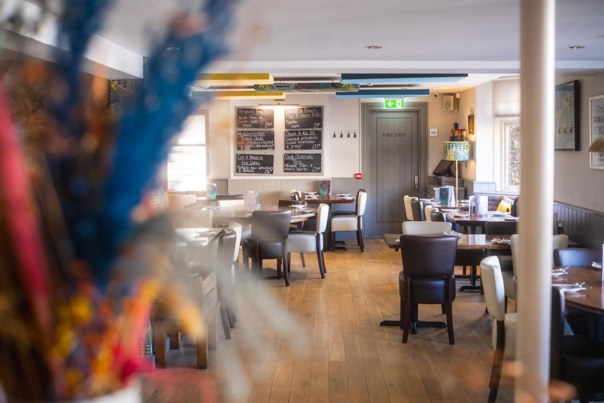 Отель The Oyster Smack Burnham-on-Crouch Экстерьер фото